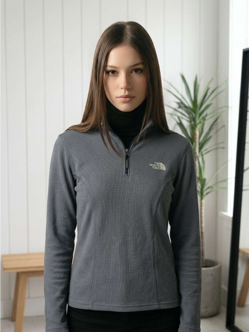 The North Face Polartec Quarter Zip Pullover Women’s Small Lightweight Layer
